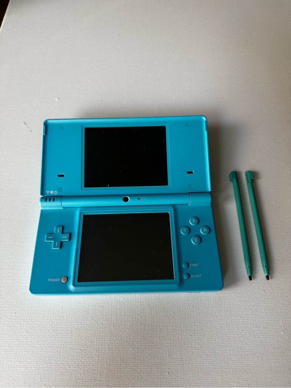 Nintendo DSi Turquoise Dual-Screen Handheld with Two Styluses